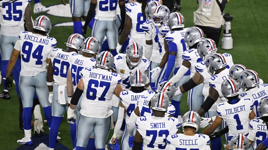 Cowboys block a punt for a touchdown to draw within 10-7