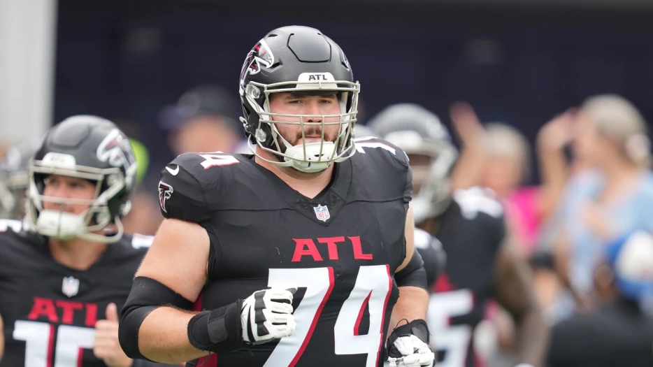 Falcons sign OL Andrew Stueber