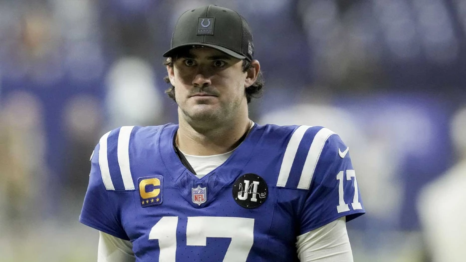 Colts’ Daniel Jones’ 3-word message to teammate after injury proves QB’s toughness