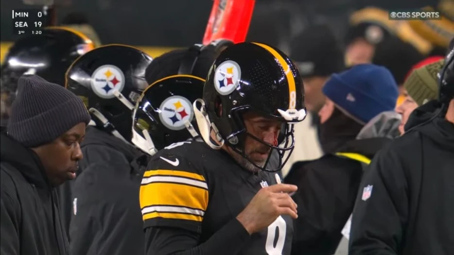 ‘Looks Old, Frustrated’: Aaron Rodgers Continues Slide In QB Rankings