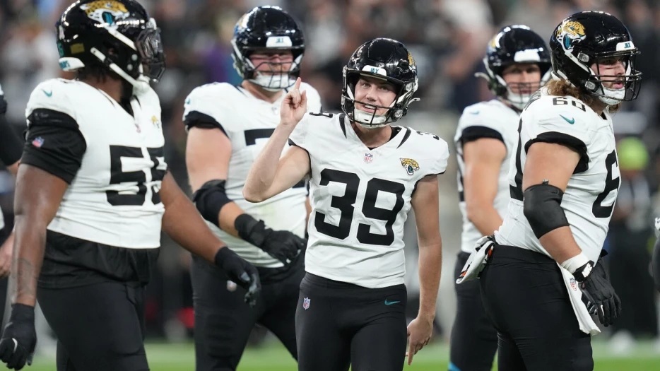 NFL record 68-yard field goal earns Cam Little AFC special teams player of the week award