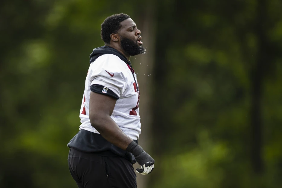 Steelers Hosted OT David Sharpe For Visit