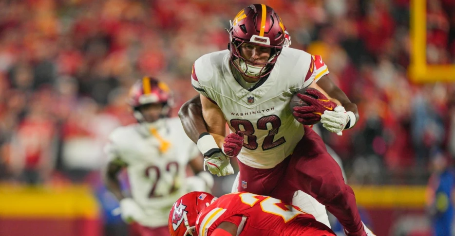 Daily Slop: 6 Dec 25 – Jayden Daniels, Ben Sinnott, Von Miller, Daron Payne, Dan Quinn and the Vikings offensive struggles