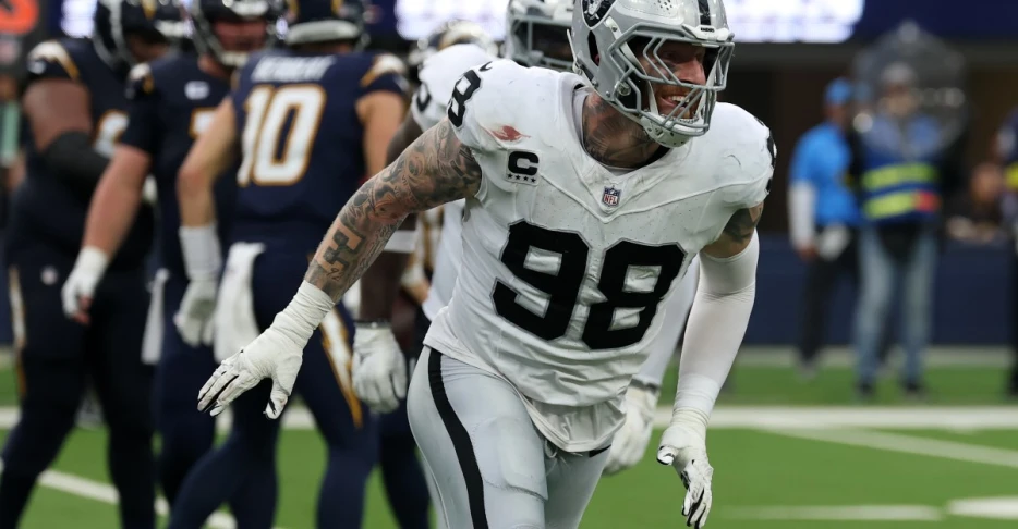 Maxx Crosby is expected to play Sunday against Denver Broncos