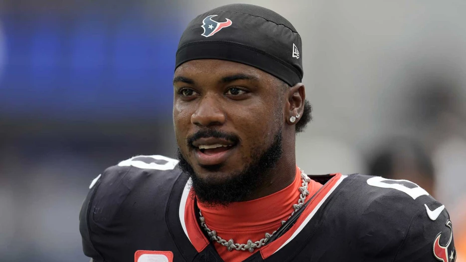 Texans’ Azeez Al-Shaair opens up about Walter Payton Man of the Year nomination