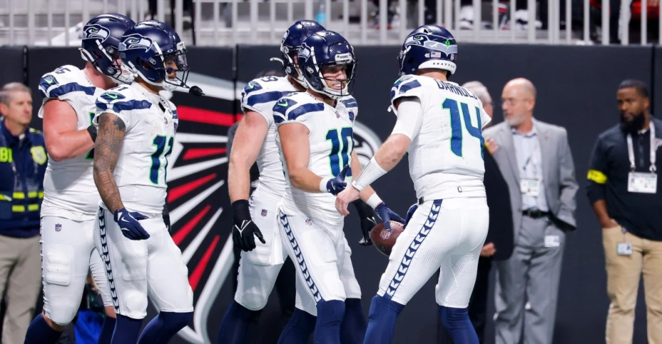 Falcons lose 30-9 to surging Seahawks, dropping to 4-9