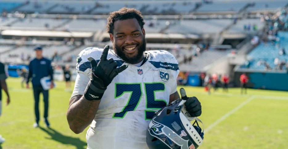 Seahawks insider Corbin Smith: Anthony Bradford was ‘a lot better’ vs. Vikings than suggested