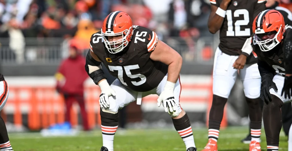 Sunday Dawg Chow (12/7): A day for hot takes on rookie QBs