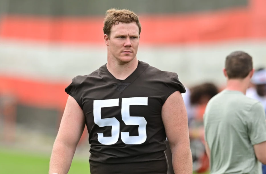 Browns Fear Achilles Injury For C Ethan Pocic