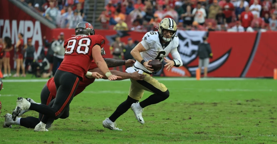 Fantasy Football 2025: Waiver wire, Week 15 edition