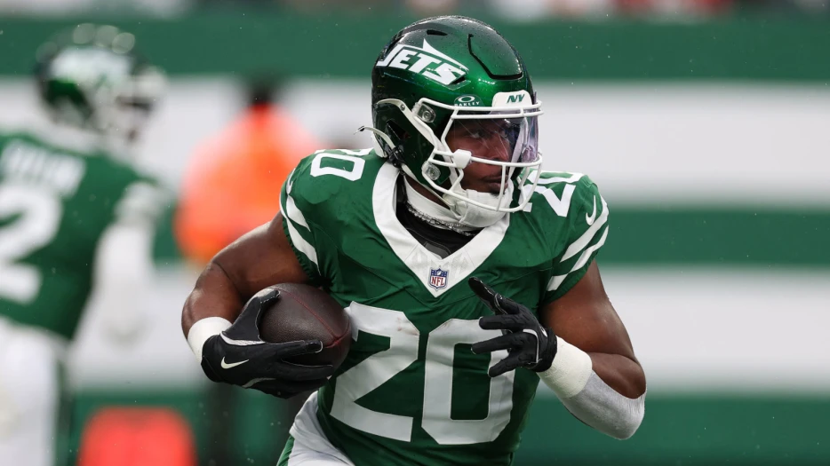 Jets’ Breece Hall believes in Aaron Glenn despite playoff drought continuing