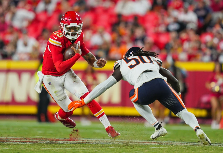 Ravens Claim LB Carl Jones Jr Off Waivers From Bears