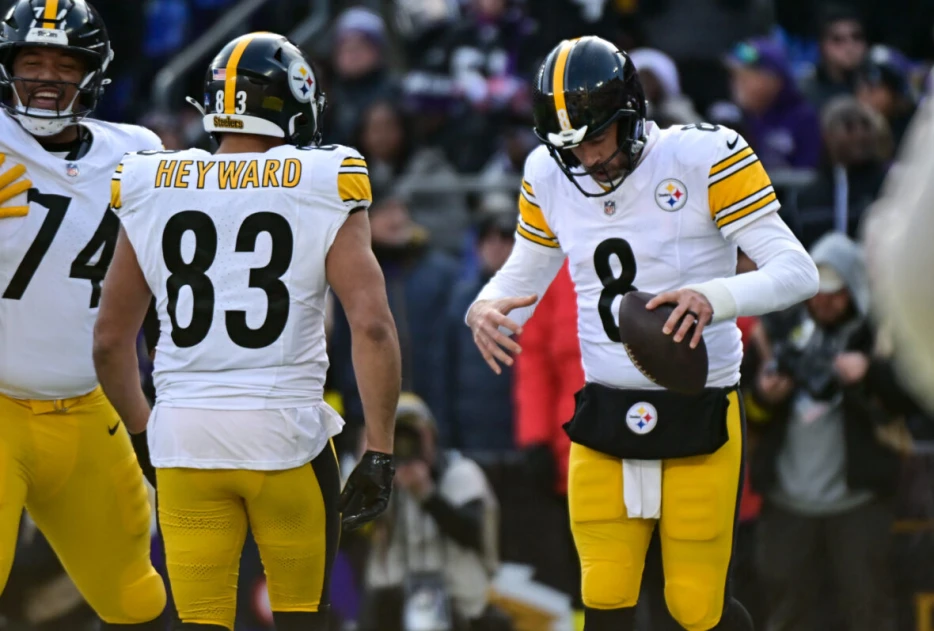 Still Got It: Steelers Aaron Rodgers Savors Shocking Scoring Scamper