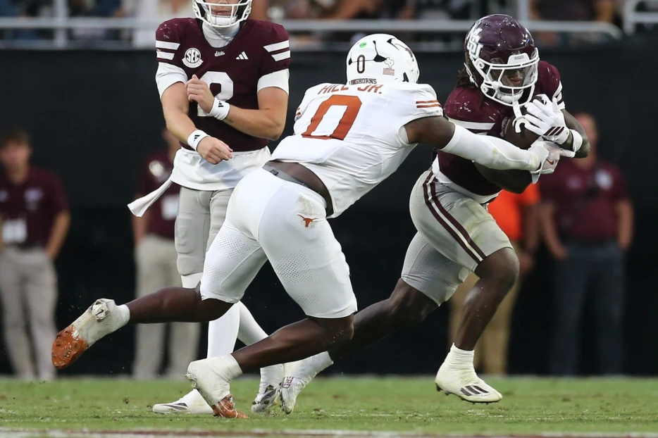 Texas LB Anthony Hill Jr. Declared For 2026 Draft