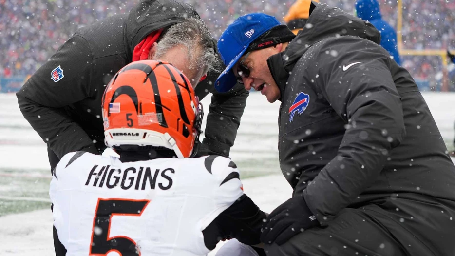 Why Bengals’ Tee Higgins kept returning to Bills game despite repeated hits to head