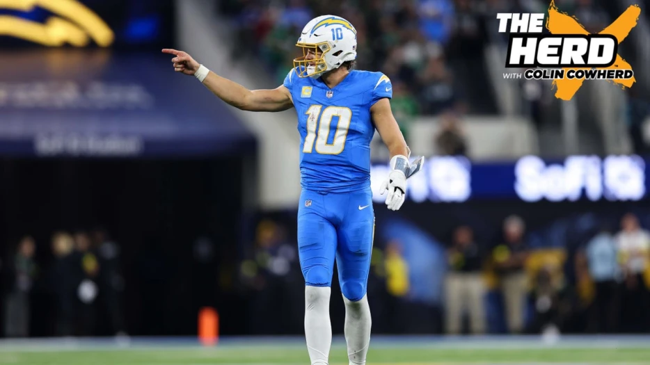 Chargers beat Eagles despite Justin Herbert being in absolute hell all game