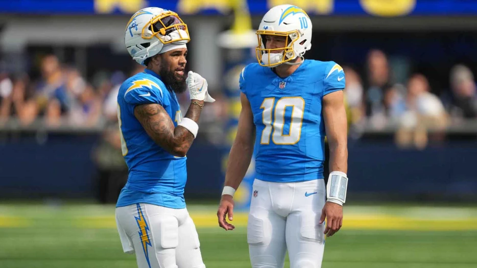 Chargers’ Keenan Allen impressed by Justin Herbert’s toughness before MNF