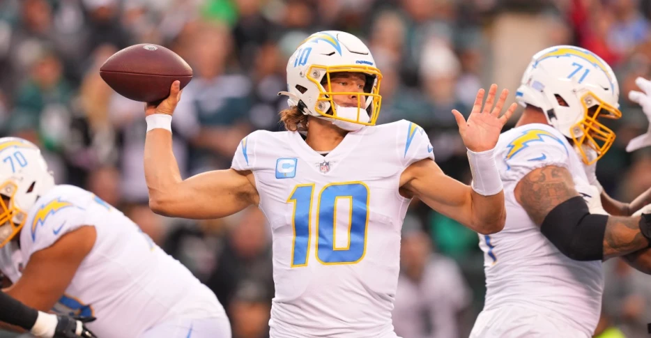 Eagles at Chargers, Week 14 MNF fan discussion