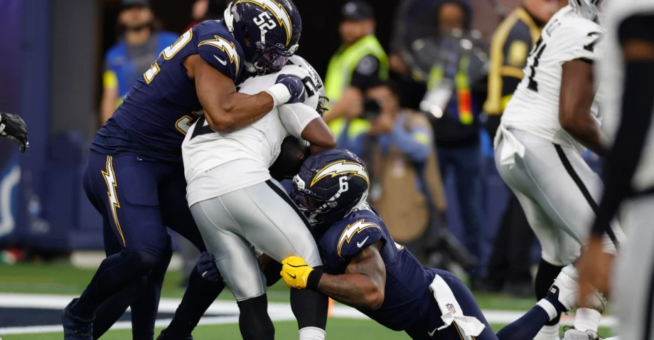 PFF grades from Chargers-Eagles: Donte Jackson authors elite performance vs. PHI