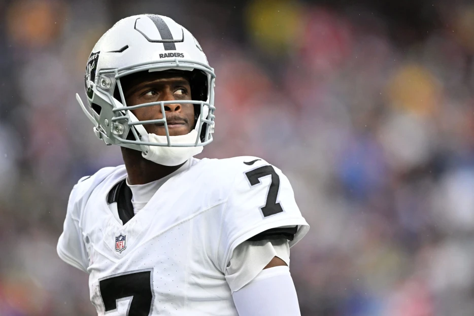 Geno Smith Unlikely To Start This Week, Raiders Turning To Kenny Pickett