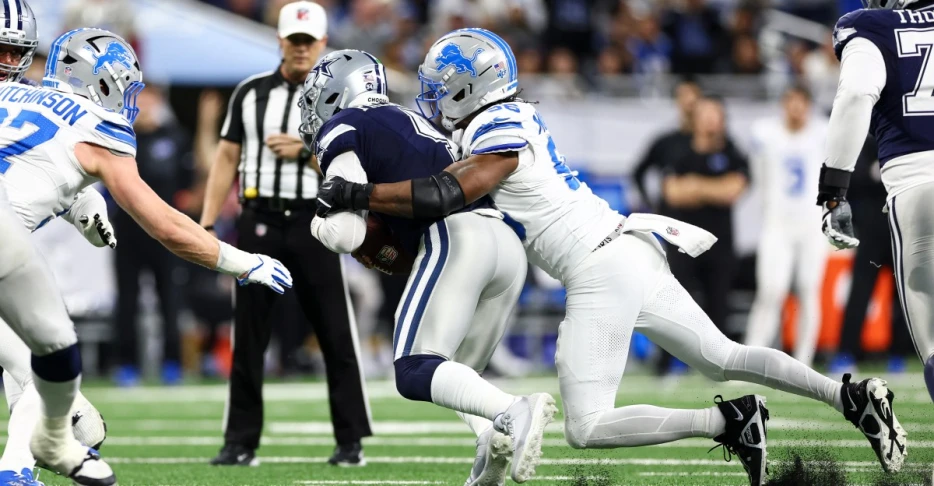 Lions EDGE Al-Quadin Muhammad wins NFC DPOW