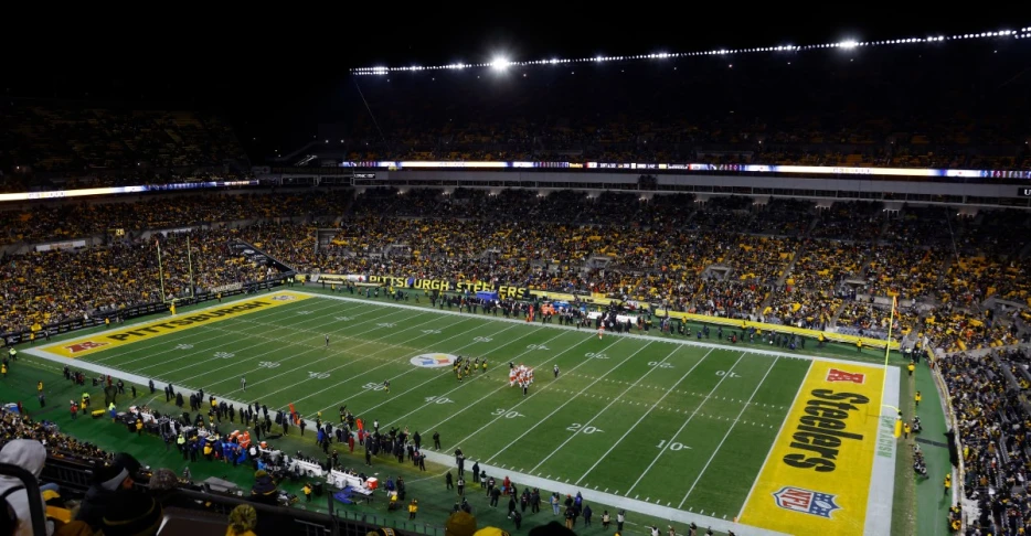 Steelers bring back gold end zones vs. Dolphins