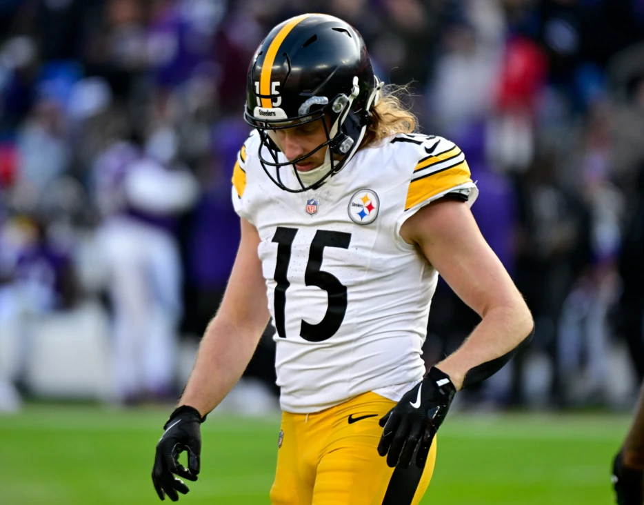 Steelers Daily News &amp; Links: Ben Skowronek’s Viral Moment; Ex-NFL CB Played Games Drunk