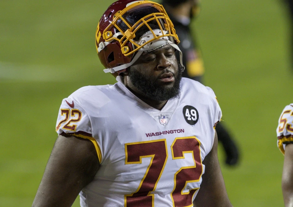 Steelers Sign Massive Offensive Tackle after Rash of Injuries