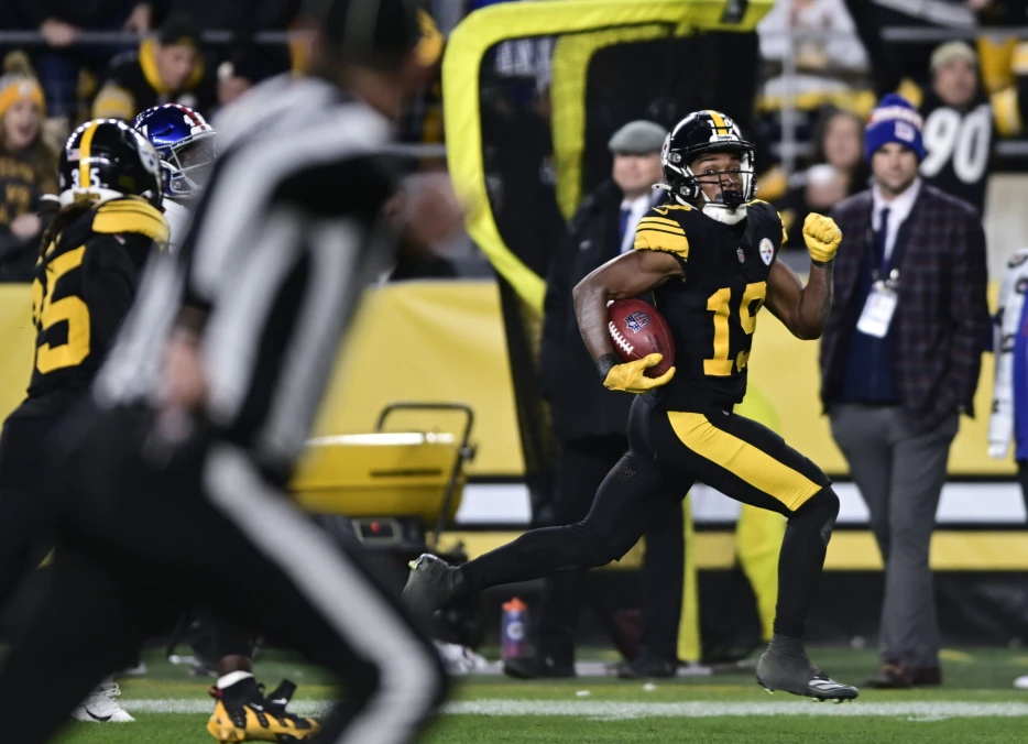Steelers to Wear Color Rush Uniforms vs. Dolphins on MNF
