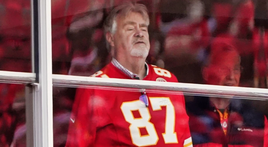 Travis Kelce’s Dad Takes Nasty Shot At Buffalo Bills As Kansas City Chiefs’ Playoff Hopes Fade