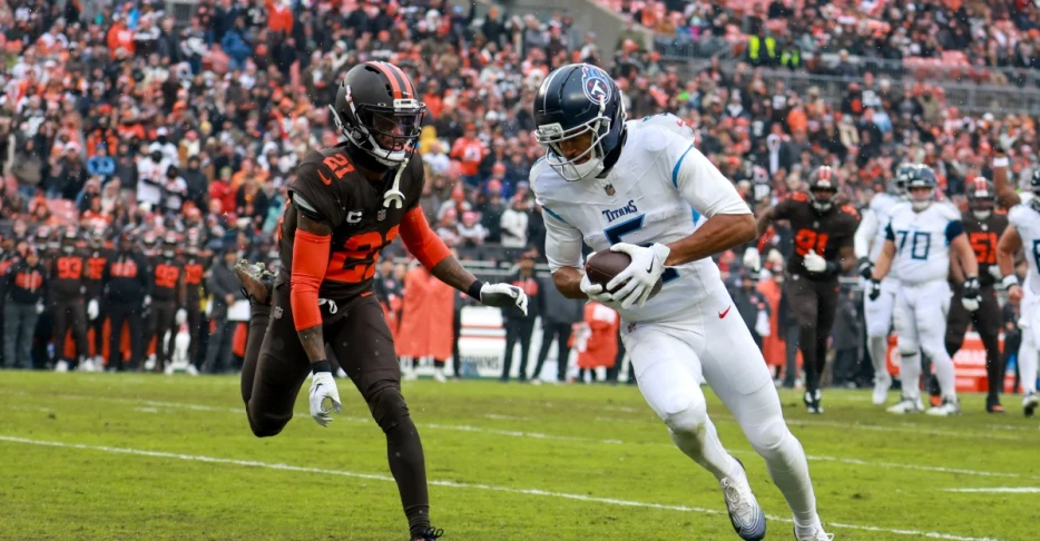 Browns, Bears injury reports: Large portion of CLE squad does not practice Wednesday