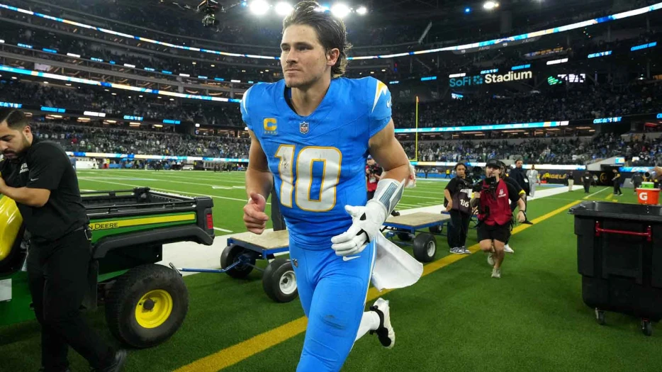 Chargers’ Justin Herbert gives update on hand injury after taking a beating vs. Eagles