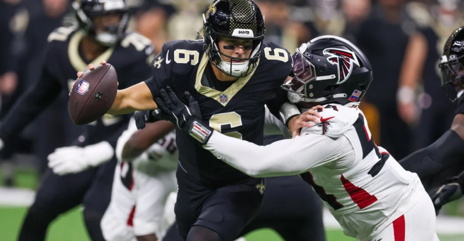 Falcons Reacts Survey Week 15: Chase to 50 sacks