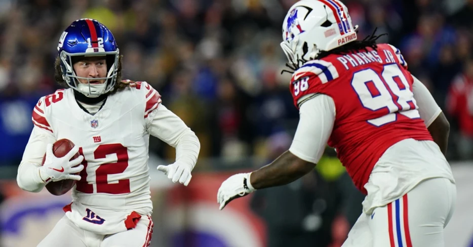 NY Giants’ punter suffered knee injury on field goal snafu vs. Patriots