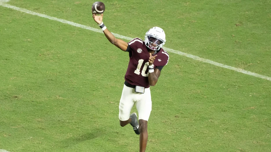 Potential 2026 NFL Draft QB Opts to Return to School