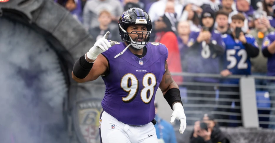 Ravens to sign DT Travis Jones to 3-year extension