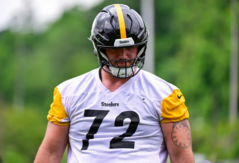 Steelers Sign former West Virginia Offensive Lineman