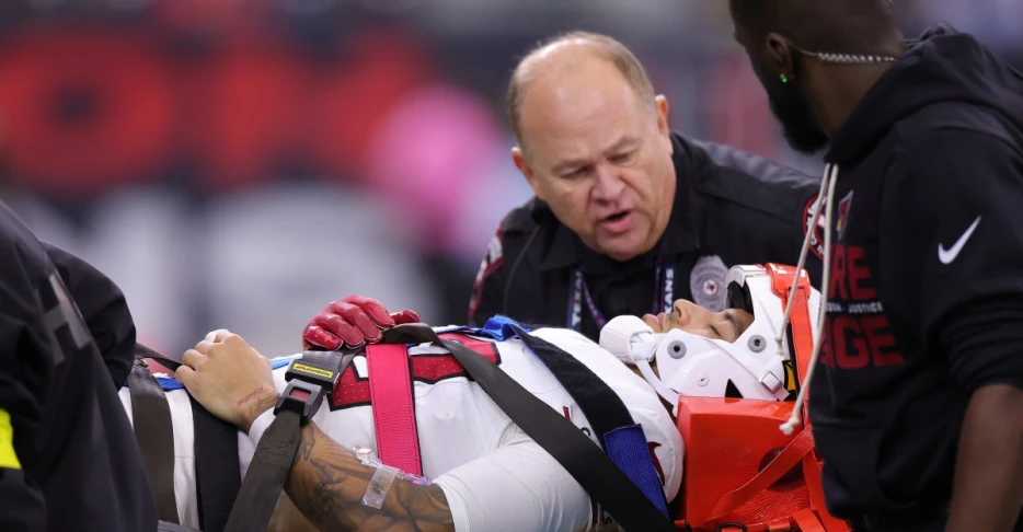 Cardinals KR Andre Baccellia out, possible neck injury