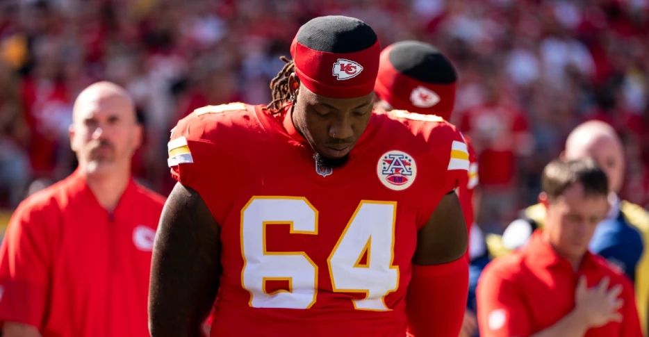 Chiefs make 4 roster moves before Sunday’s game against the Chargers