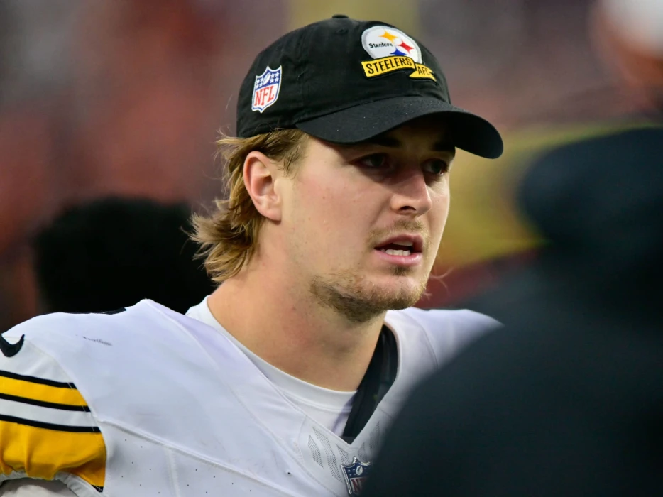 Kenny Pickett Has Embarrassing Performance in Loss to Eagles