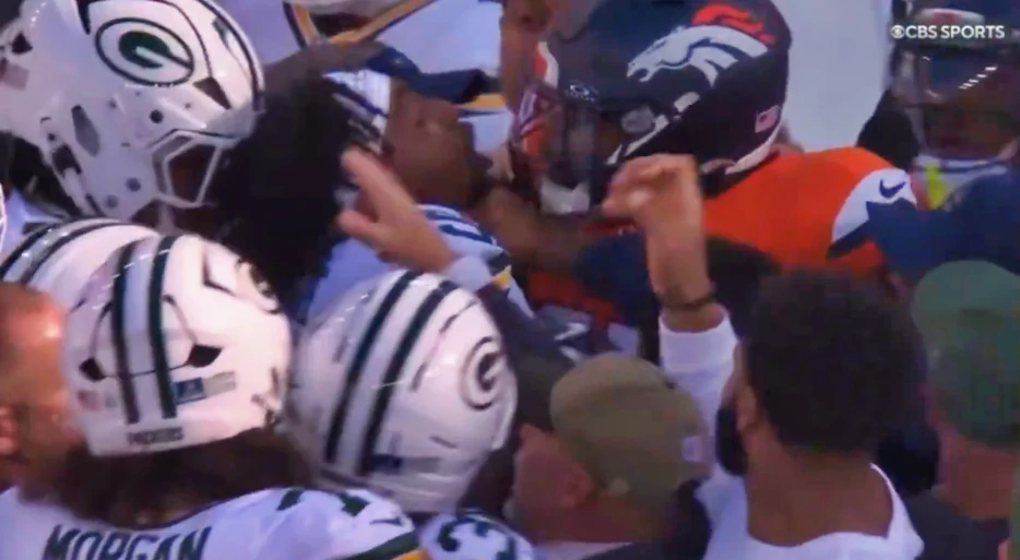Massive Brawl Broke Out Between Green Bay Packers &amp; Denver Broncos Players Before Kickoff [VIDEO]