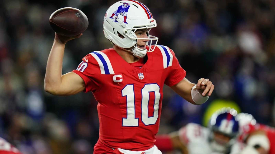 Patriots QB Drake Maye running all over Bills has fans feeling it