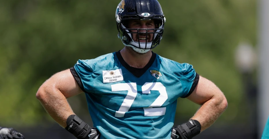 Reacts Survey Results: Jaguars fans weigh in on the left tackle battle