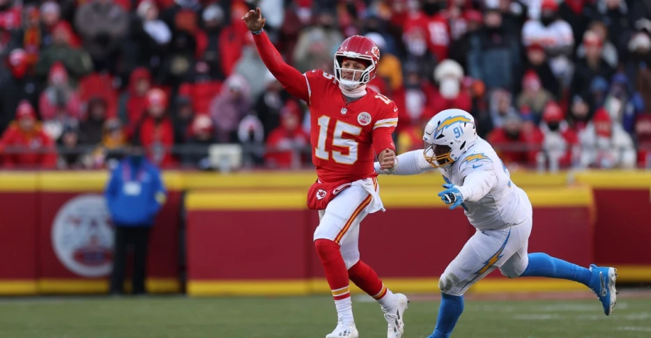 Analyzing the ACL tear of Chiefs’ Patrick Mahomes