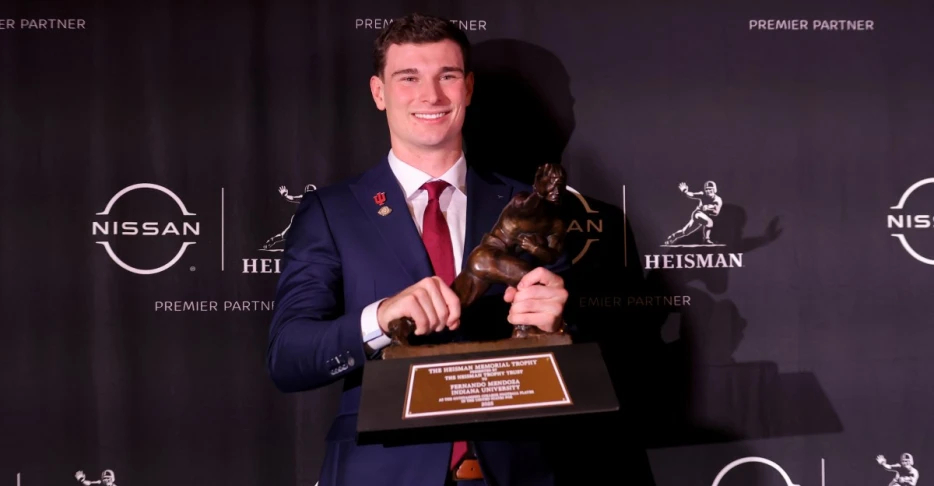 Browns 2026 NFL mock draft: Mendoza leads offensive upheaval in Cleveland