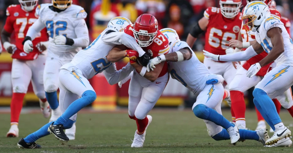 Chiefs-Chargers snap counts: Travis Kelce played all but one snap