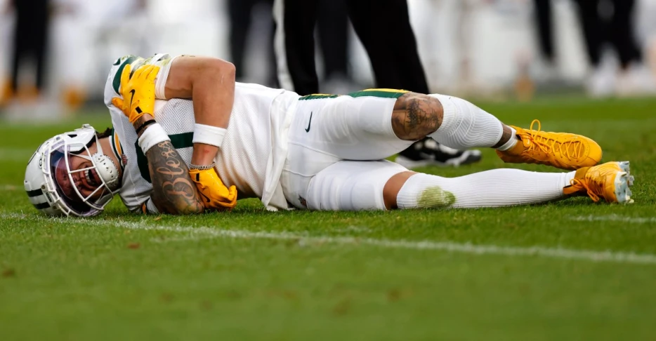 Christian Watson injures chest in Packers-Broncos