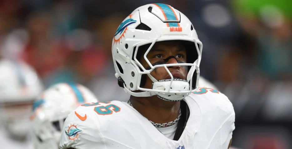 Dolphins add Quinton Bell in series Week 15 of roster moves