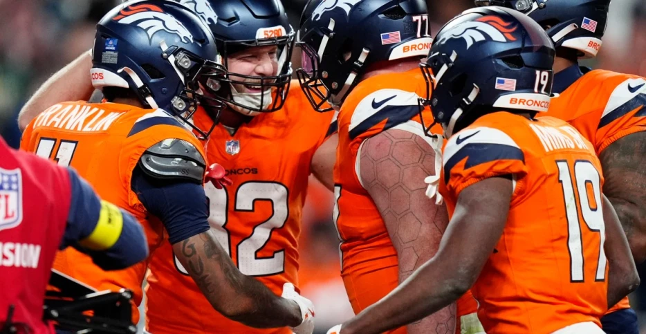 Instant reaction: Broncos deliver monumental victory over Packers