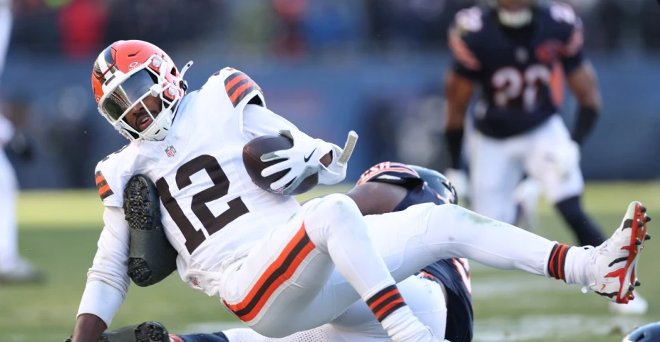 It’s A Bears Win Den! December 15, 2025